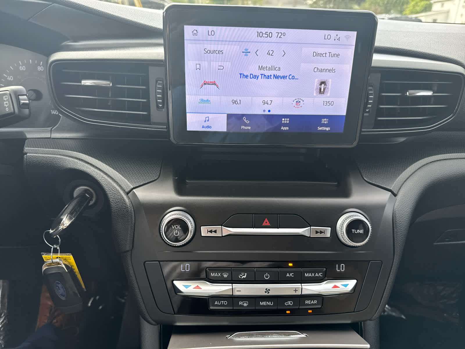 2020 Ford Explorer Base photo 25