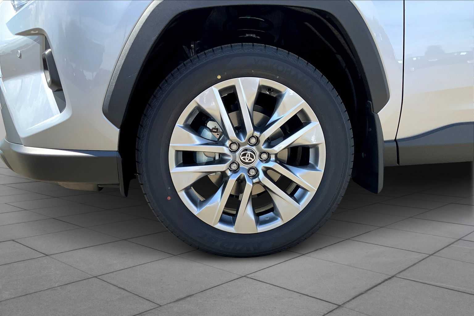 2025 Toyota RAV4 XLE Premium photo 10