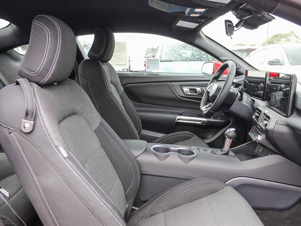 2025 Ford Mustang EcoBoost photo 16