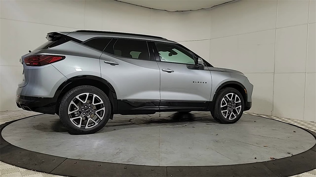 2025 CHEVROLET BLAZER - Image 8