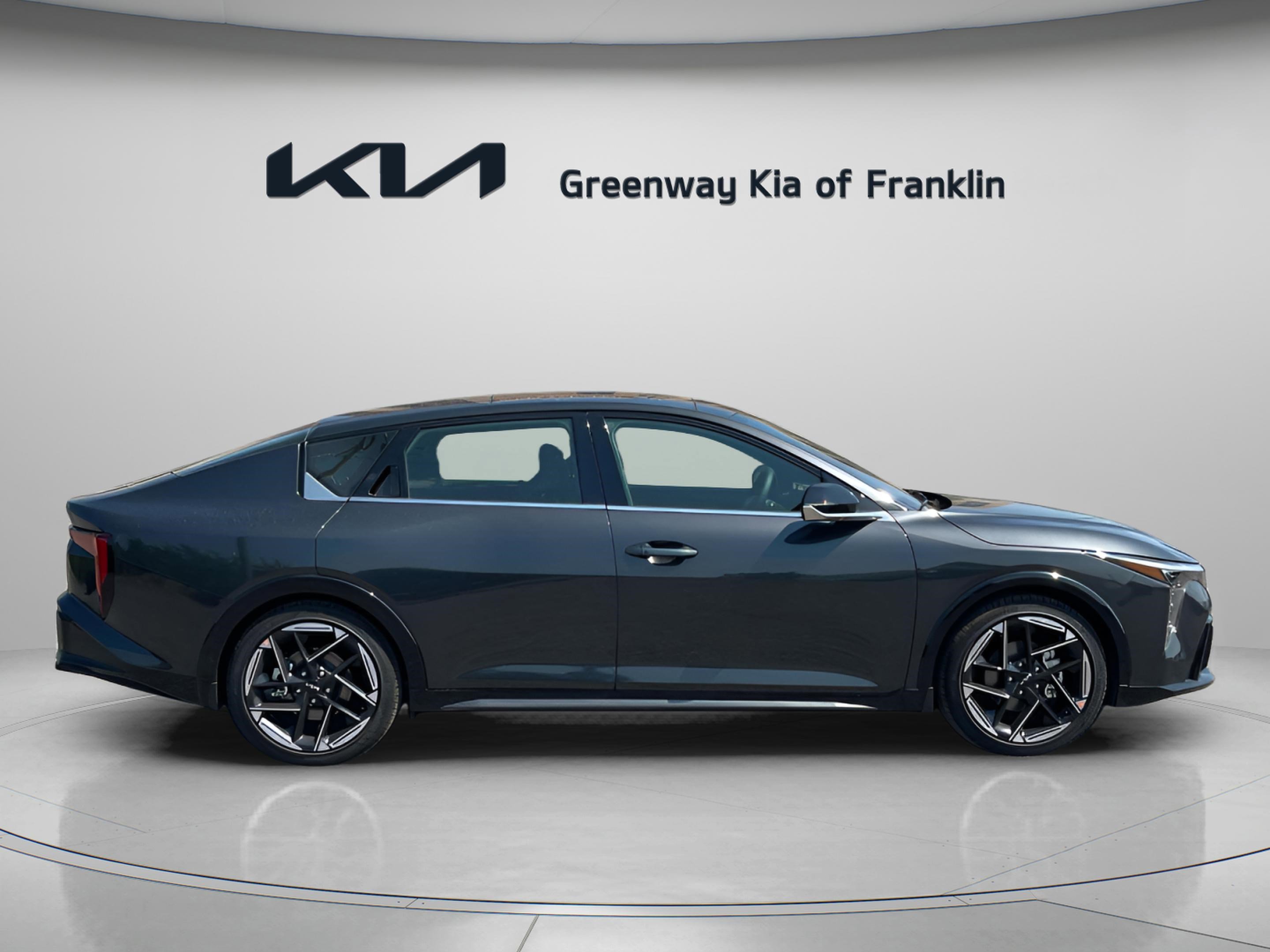 2025 Kia K4 GT-Line photo 8