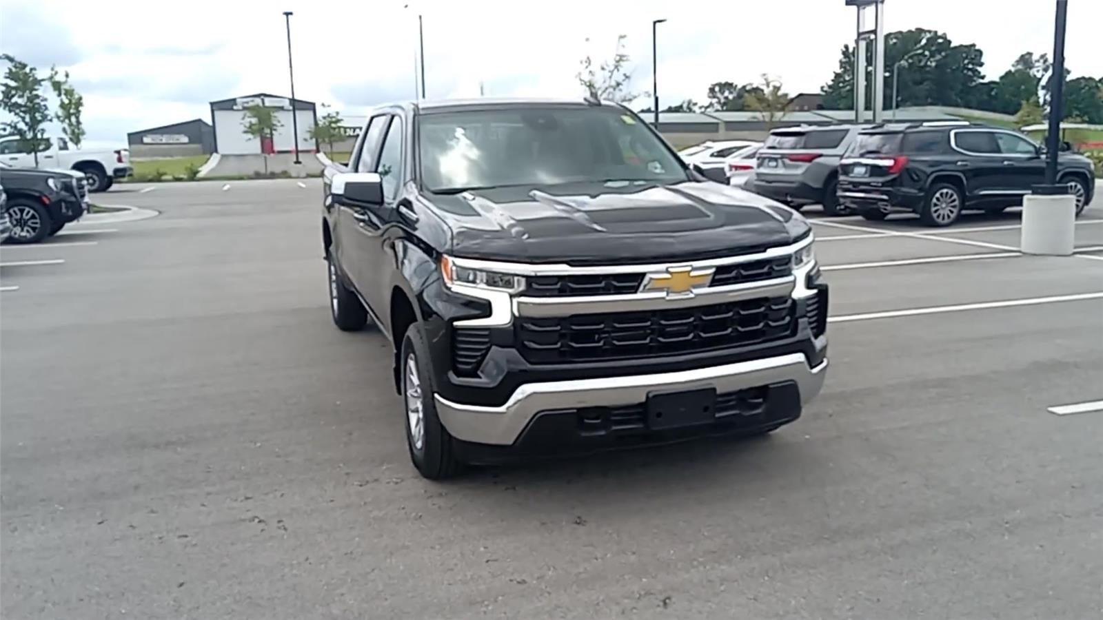 2026 Chevrolet Silverado 1500 LT photo 3