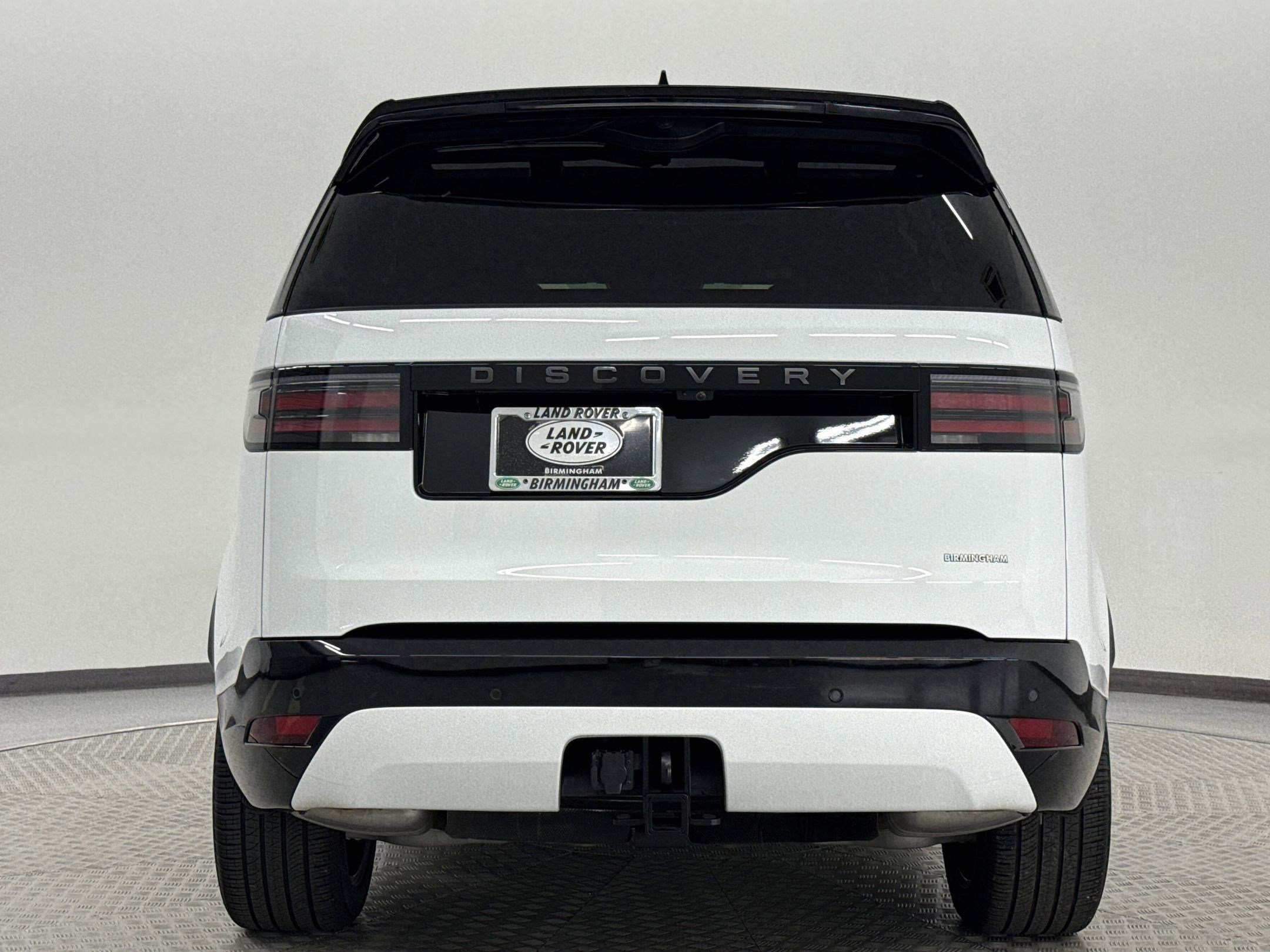 2024 Land Rover Discovery SE photo 9