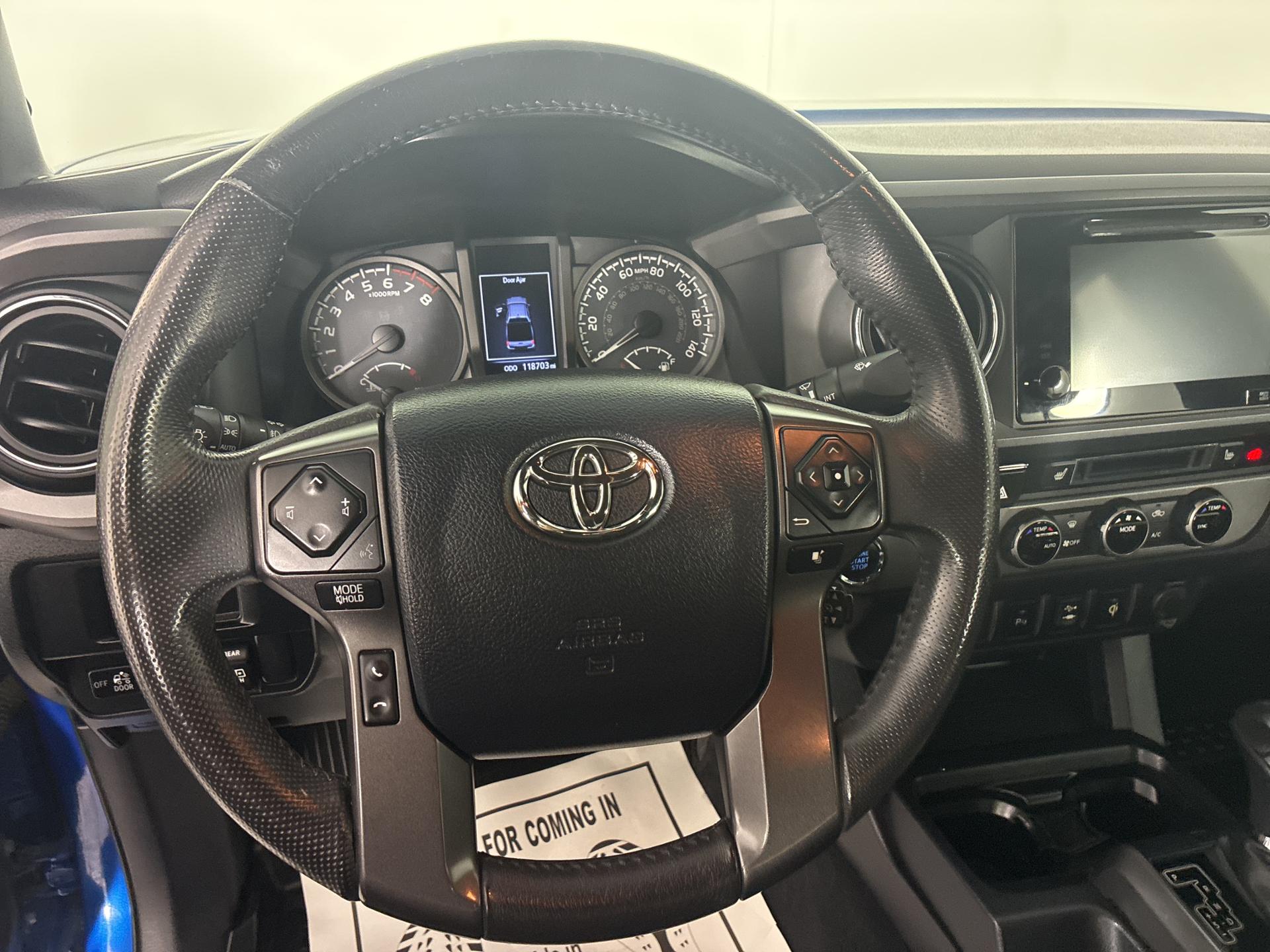2017 Toyota Tacoma TRD photo 13