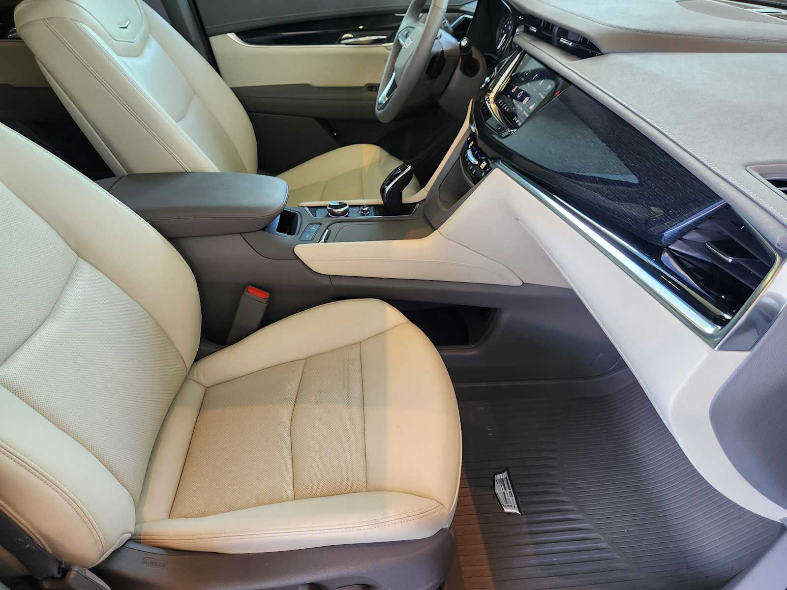 2025 Cadillac XT6 Premium Luxury photo 9