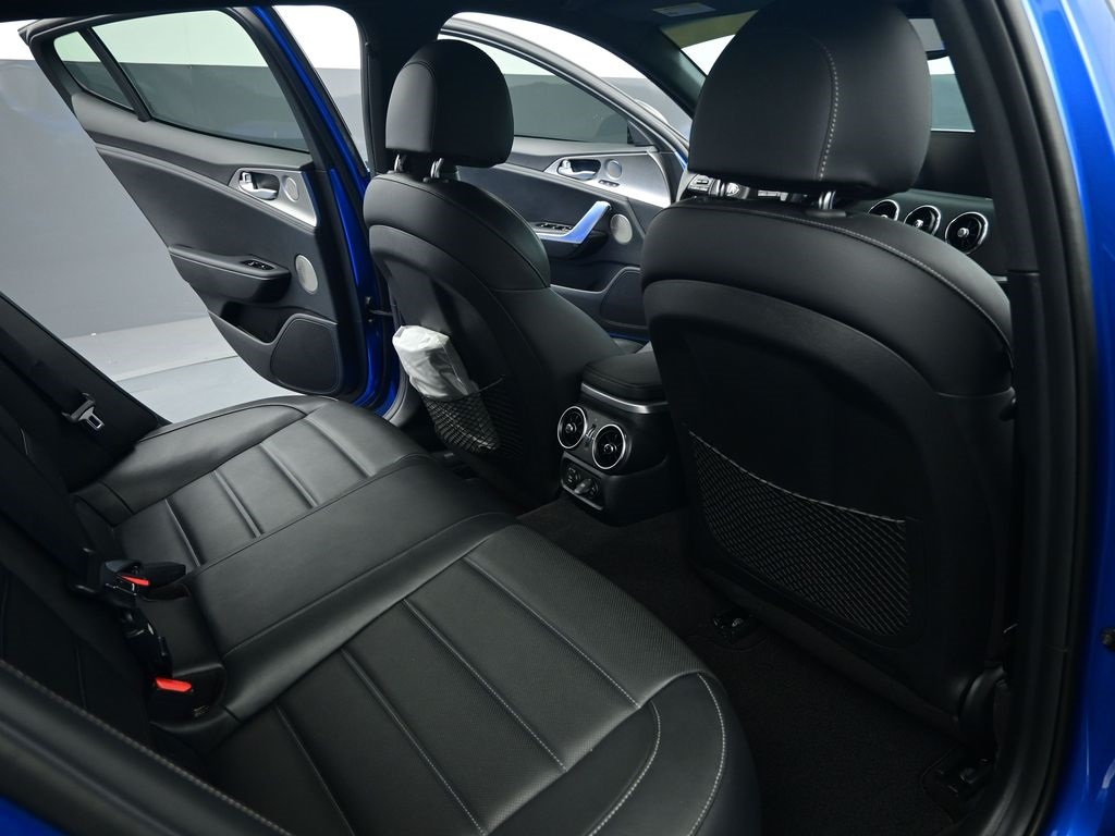 2020 Kia Stinger GT2 photo 23