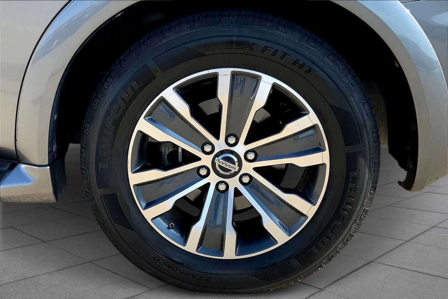 2020 Nissan Armada SL photo 10