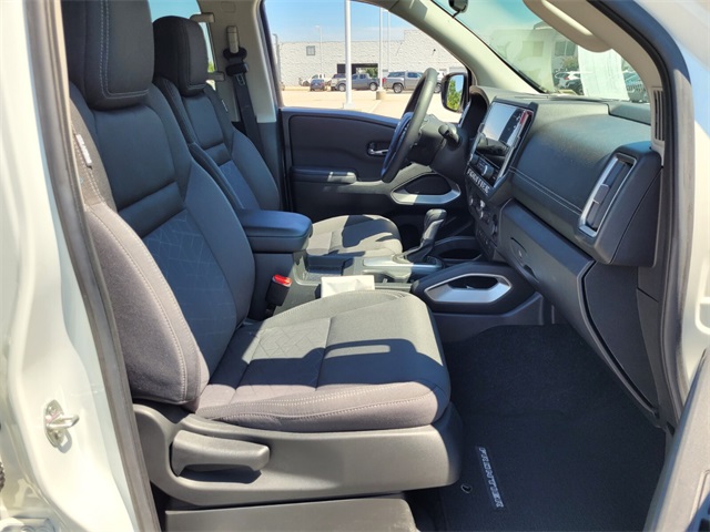 2025 Nissan Frontier SV photo 14