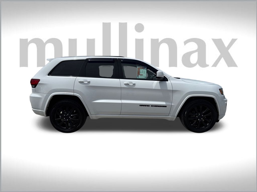 Used 2017 Jeep Grand Cherokee Altitude with VIN 1C4RJEAG1HC955977 for sale in Lake Park, FL