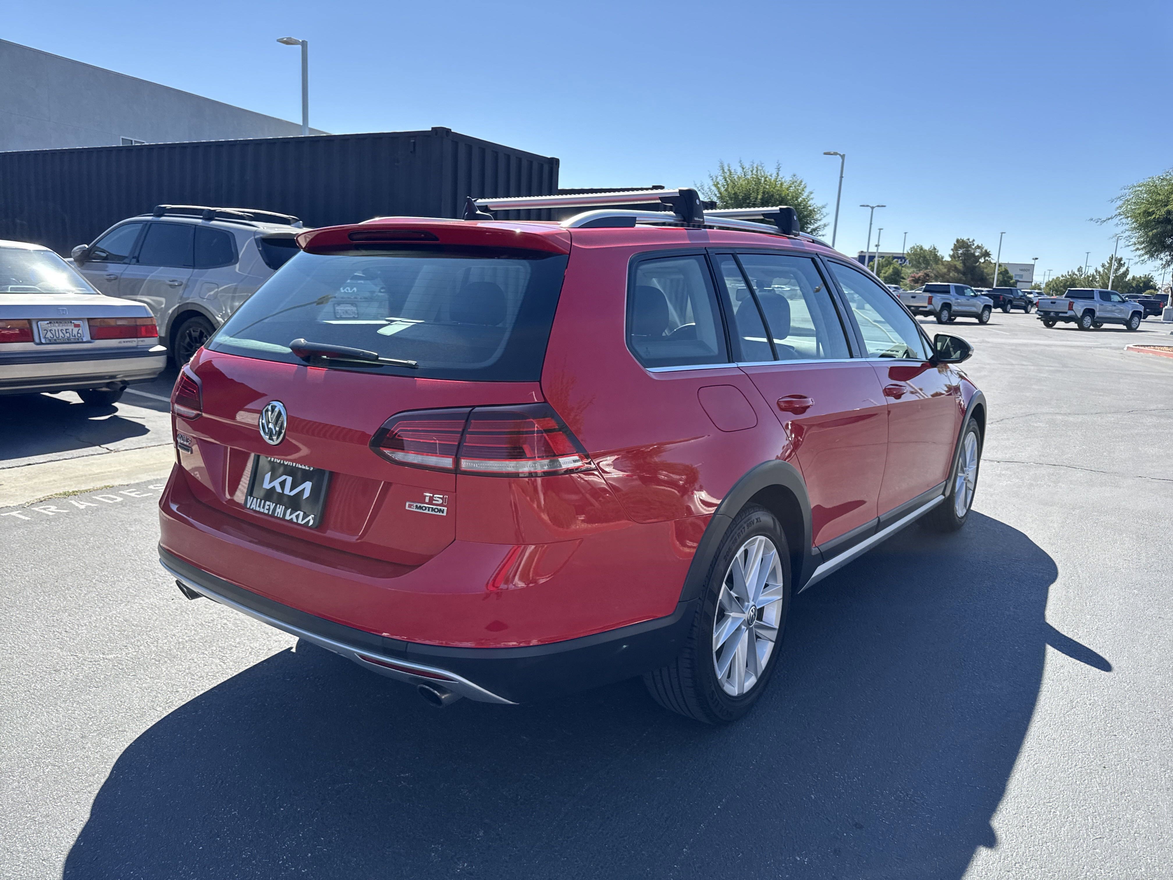 2018 Volkswagen Golf Alltrack SE photo 2