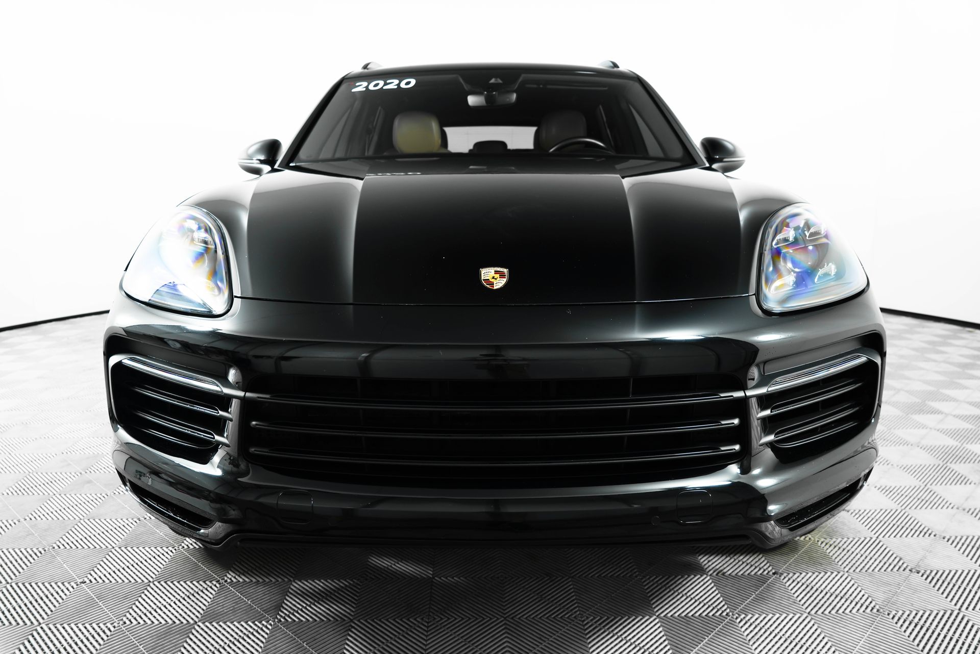 2020 Porsche Cayenne Base photo 2