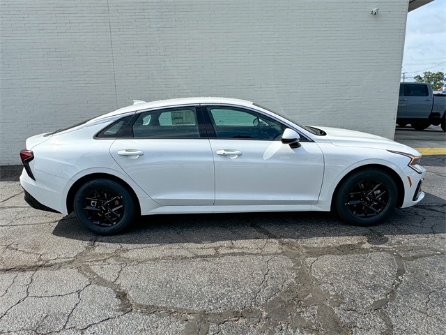 2025 Kia K5 LXS photo 3