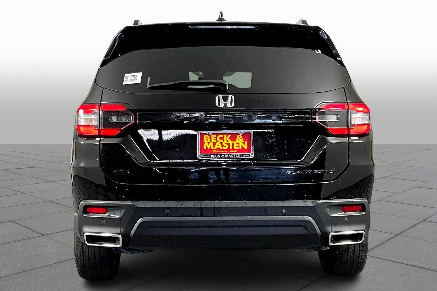 2025 Honda Pilot Black Edition photo 2