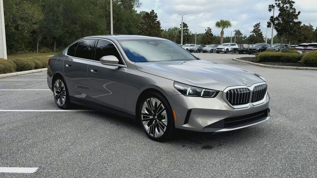 2024 Bmw 530i photo 2