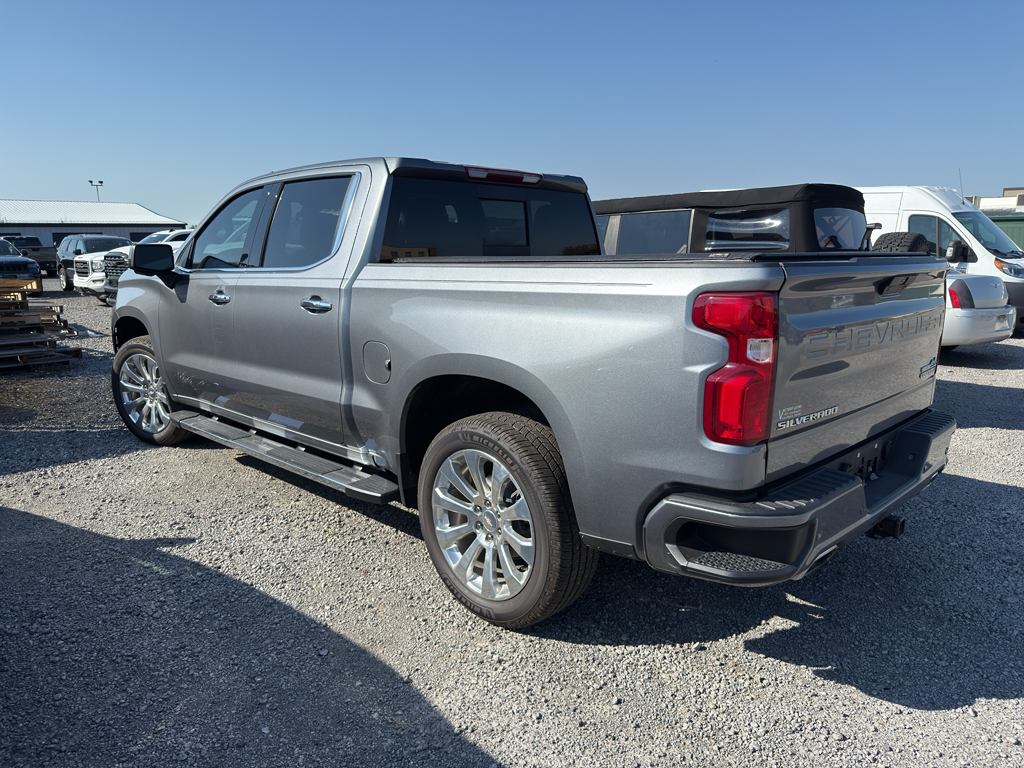 2022 Chevrolet Silverado 1500 High Country photo 4