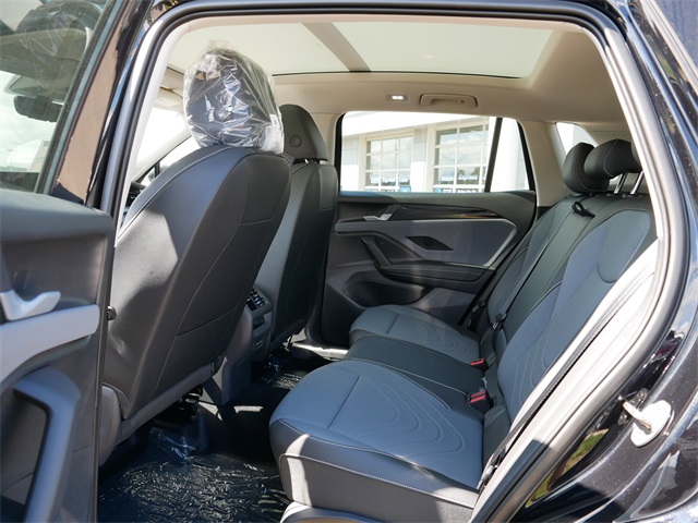 2025 Volkswagen Tiguan SE photo 6