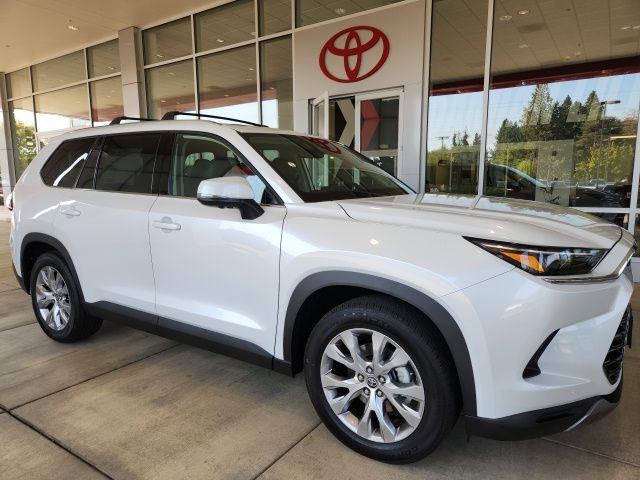 2025 Toyota Grand Highlander Limited AWD photo 3