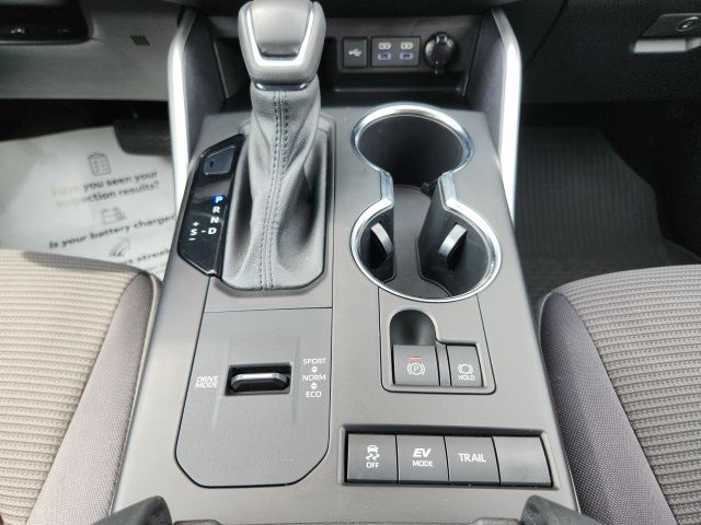 2022 Toyota Highlander Hybrid LE photo 15