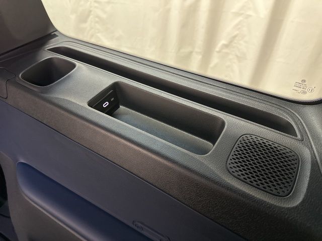 2025 Volkswagen ID. Buzz Pro S photo 37