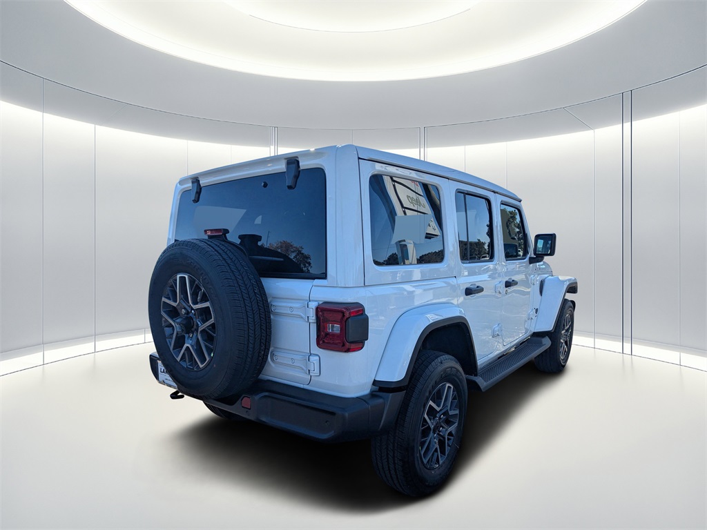 2026 Jeep Wrangler Sahara photo 2