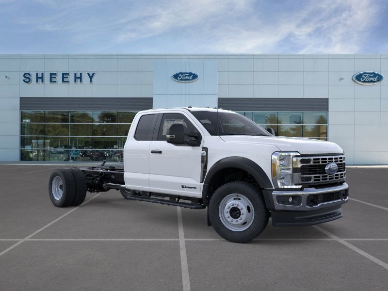 2026 Ford F-550 Super Duty Chassis Cab XL's photo