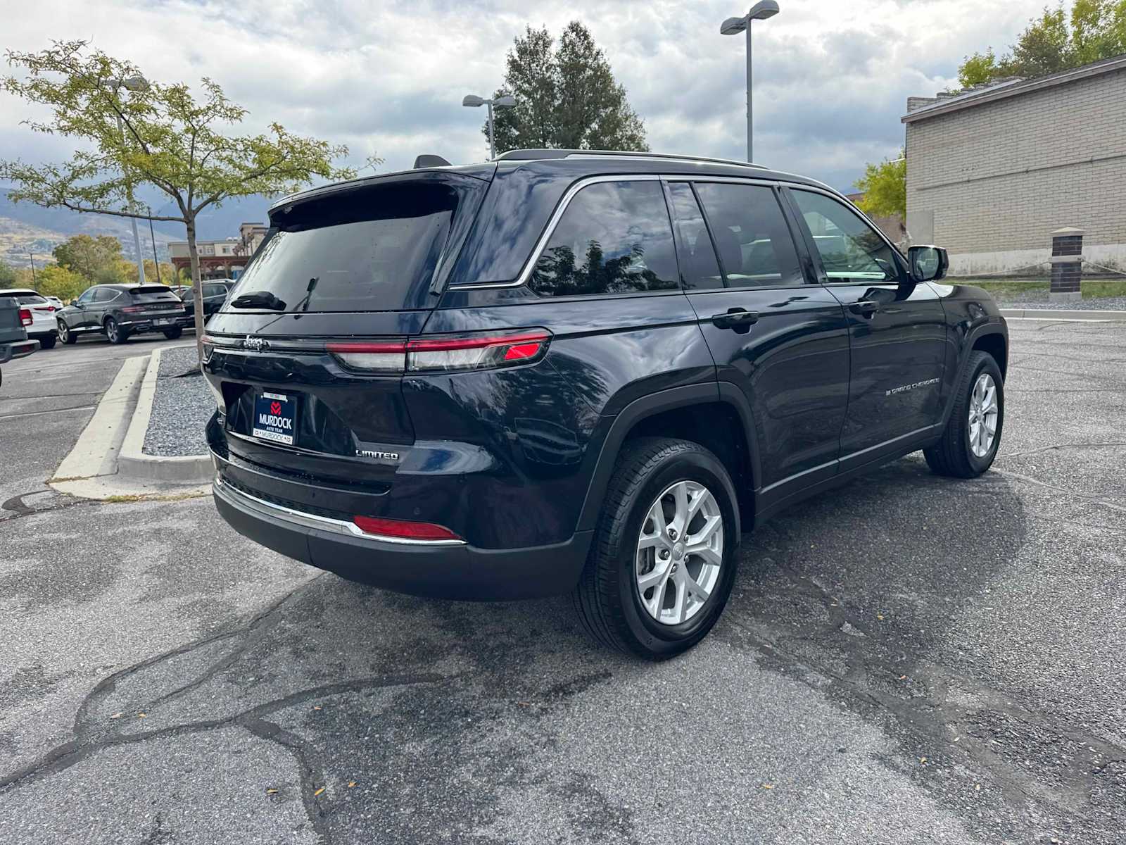 2024 Jeep Grand Cherokee Limited photo 2
