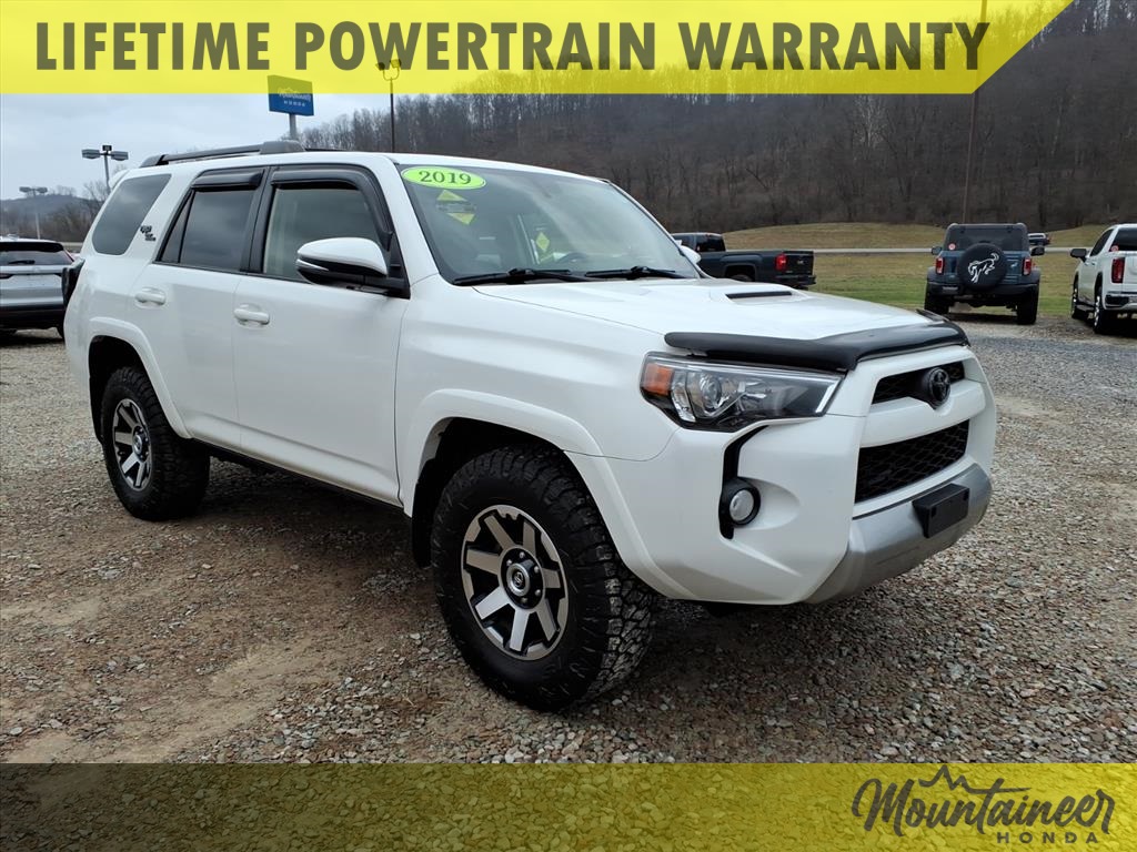 2019 Toyota 4Runner TRD Off-Road Premium's photo