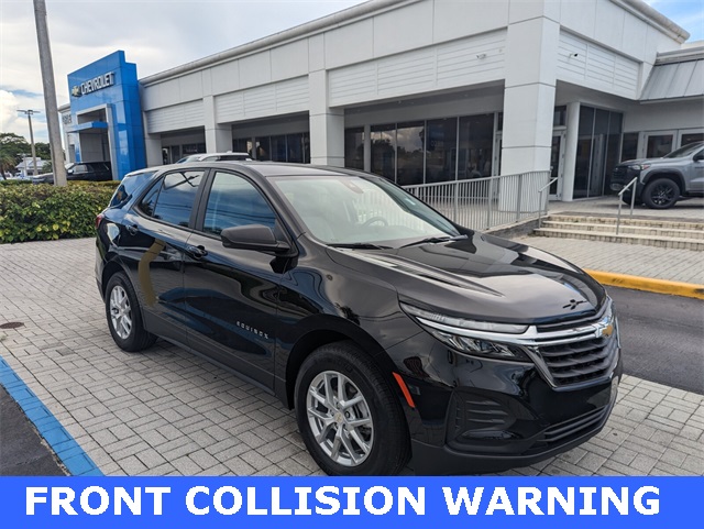 2024 Chevrolet Equinox LS photo 2