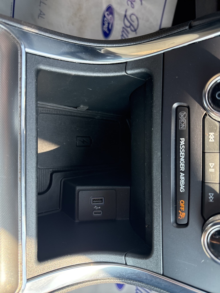 2024 Ford Edge Titanium photo 28