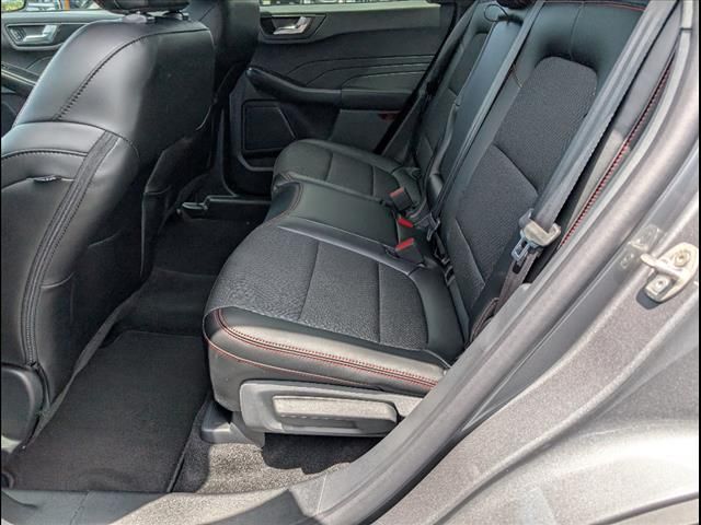 2025 Ford Escape Hybrid ST-Line photo 4