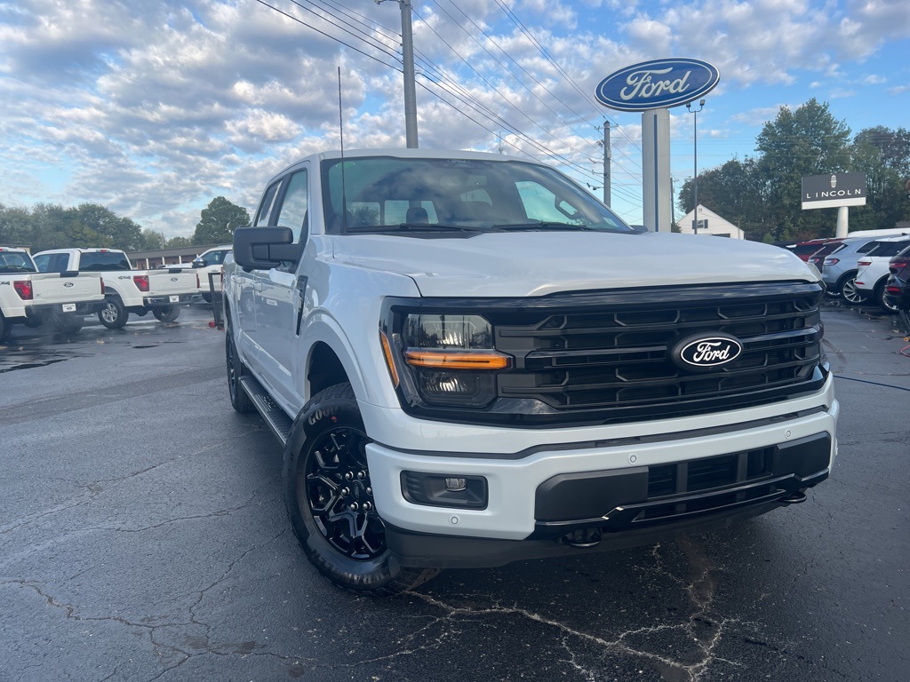 2025 Ford F-150 XLT photo 2