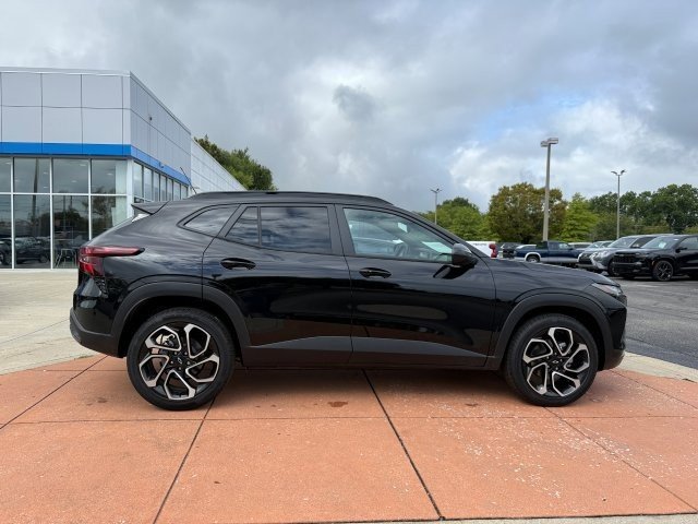 2025 Chevrolet Trax photo 4