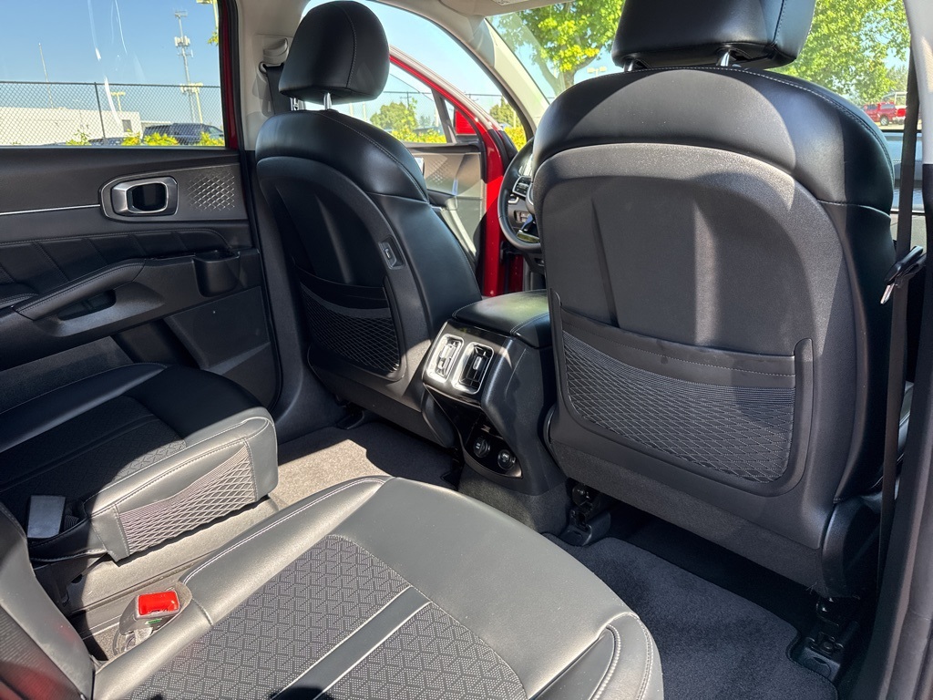 2022 Kia Sorento Plug-In Hybrid SX photo 28