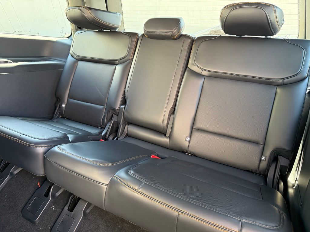 2025 Ford Expedition photo 8