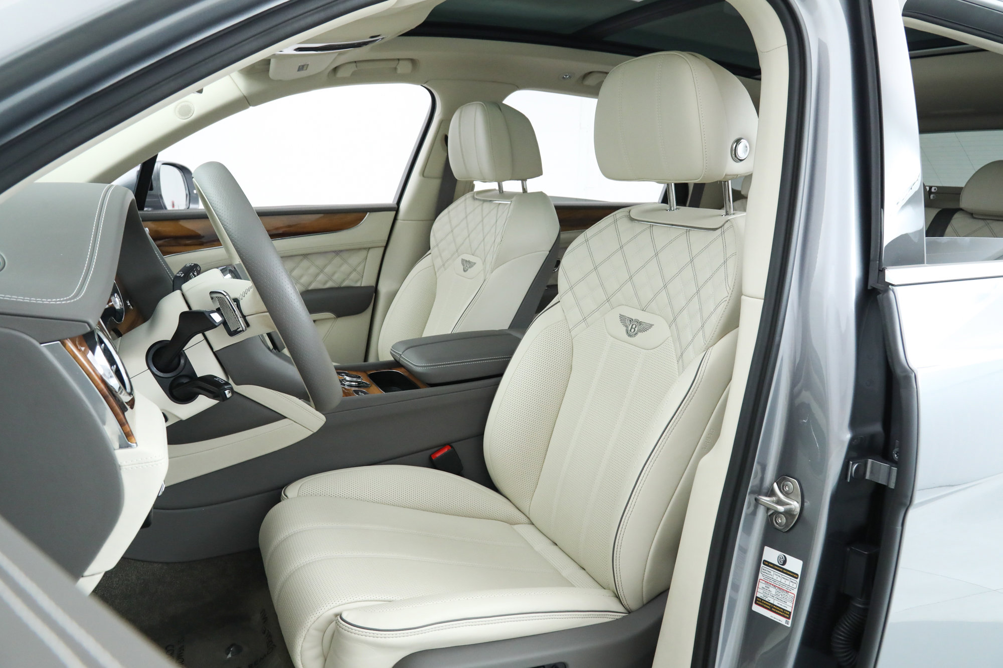 2022 Bentley Bentayga V8 First Edition photo 23