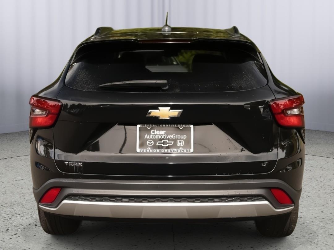 2024 Chevrolet Trax LT photo 18