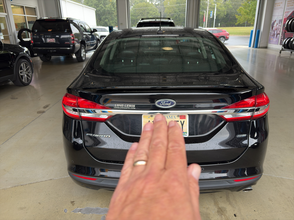 2017 Ford Fusion SE photo 5