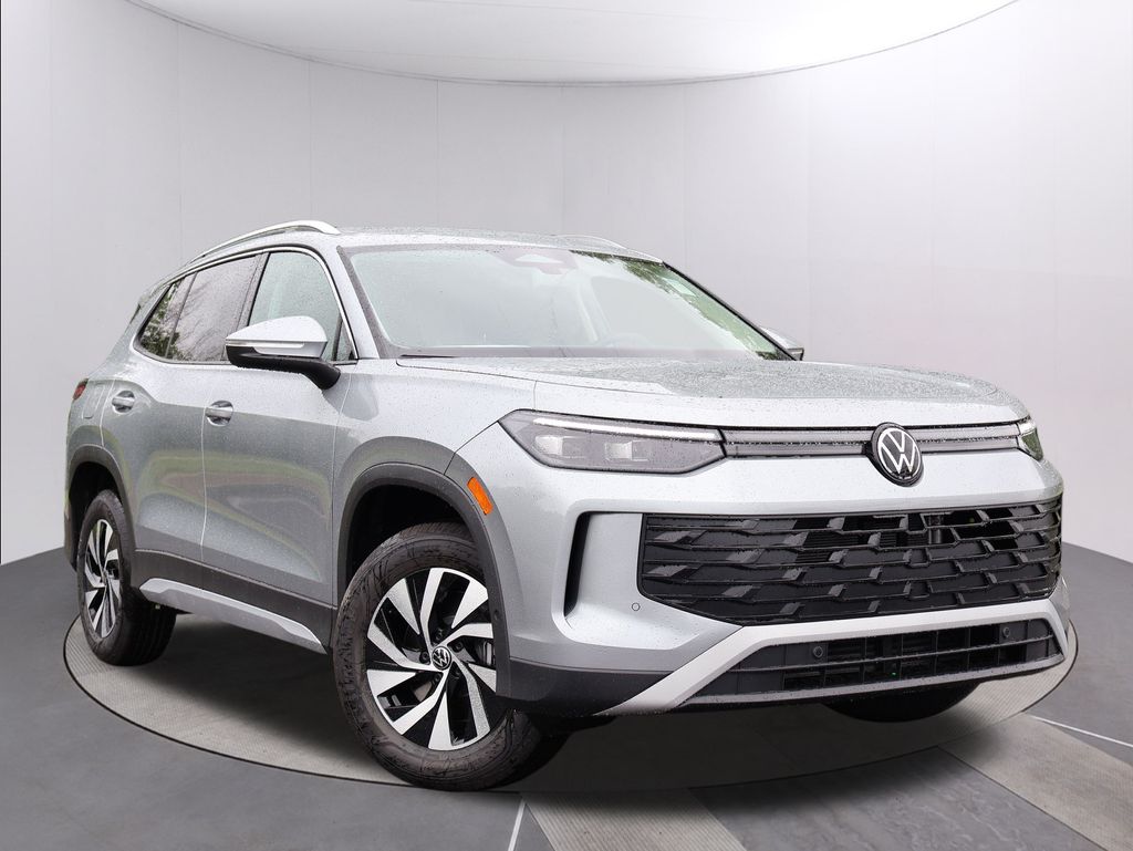 2025 Volkswagen Tiguan S's photo