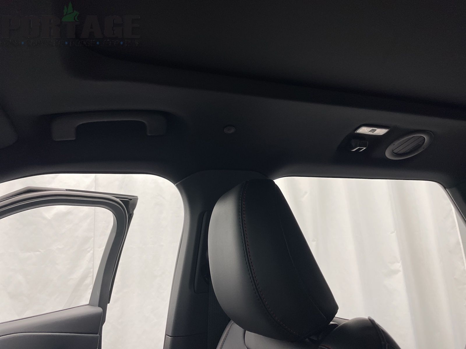 2025 Ford Explorer ST-Line photo 21