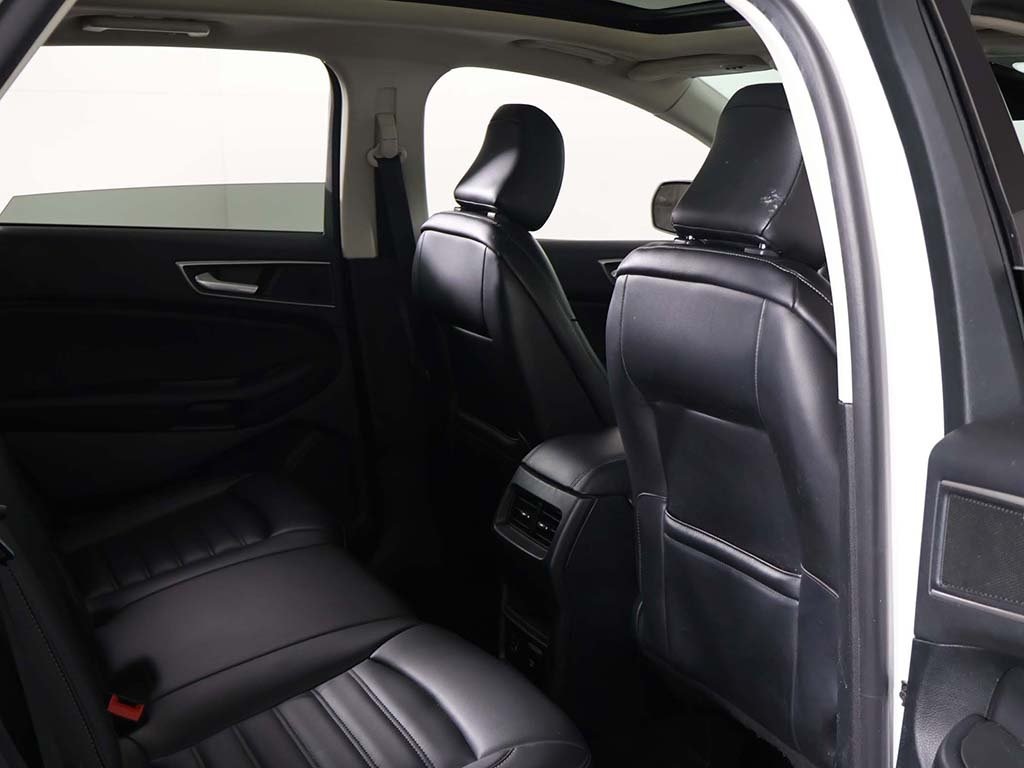 2022 Ford Edge SEL photo 26