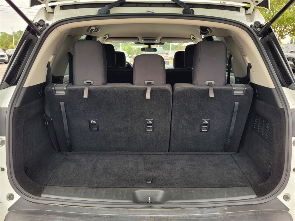 2023 Nissan Pathfinder SV photo 10