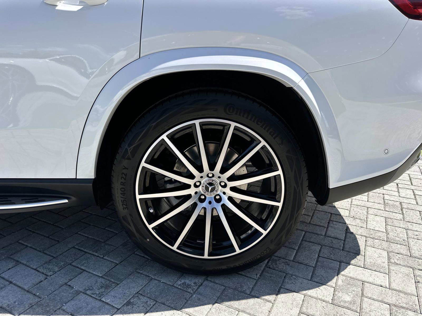 2026 Mercedes Benz GLS 580 4MATIC photo 11