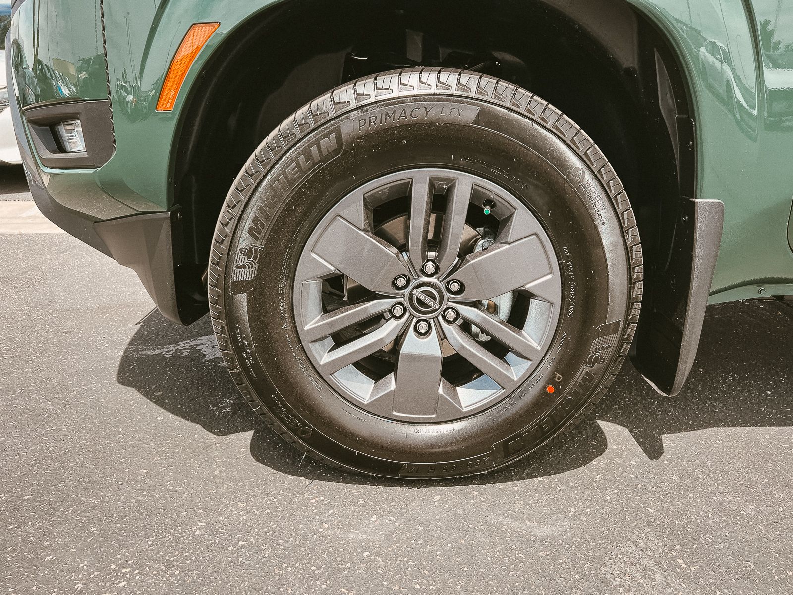2025 Nissan Frontier SV photo 2