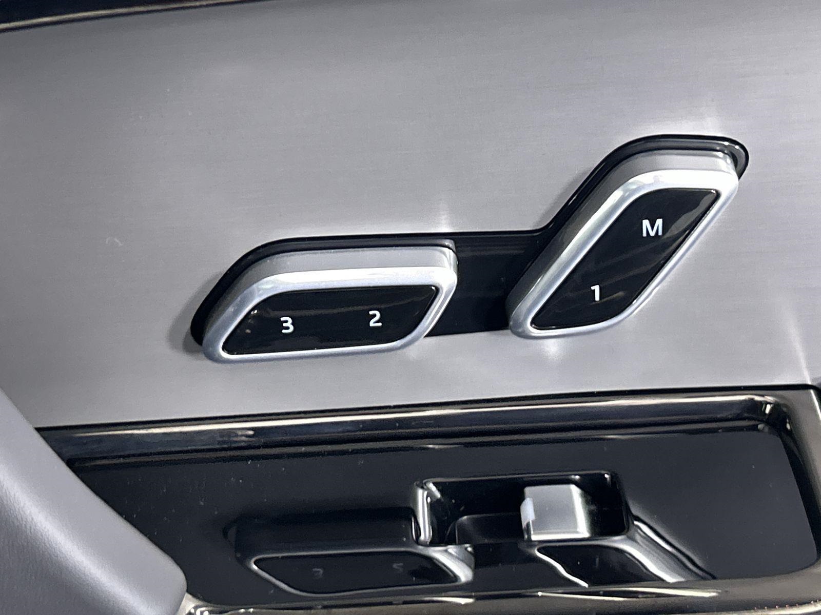 2025 Land Rover Range Rover Sport SE photo 29