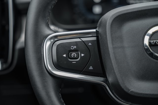 2024 Volvo XC40 Plus photo 24