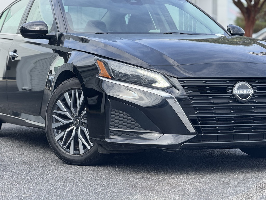 2023 Nissan Altima 2.5 SV photo 2