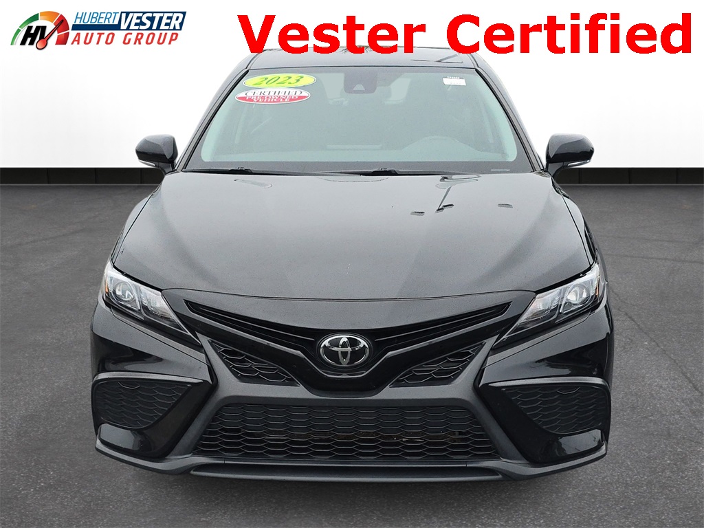 2023 Toyota Camry SE photo 3