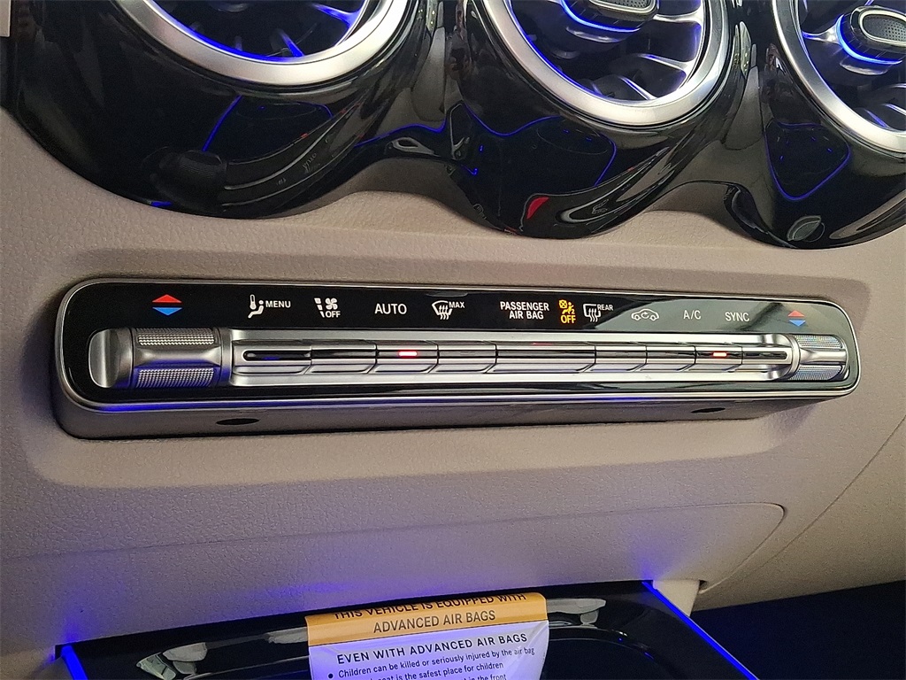 2026 Mercedes Benz GLB 250 4MATIC photo 11