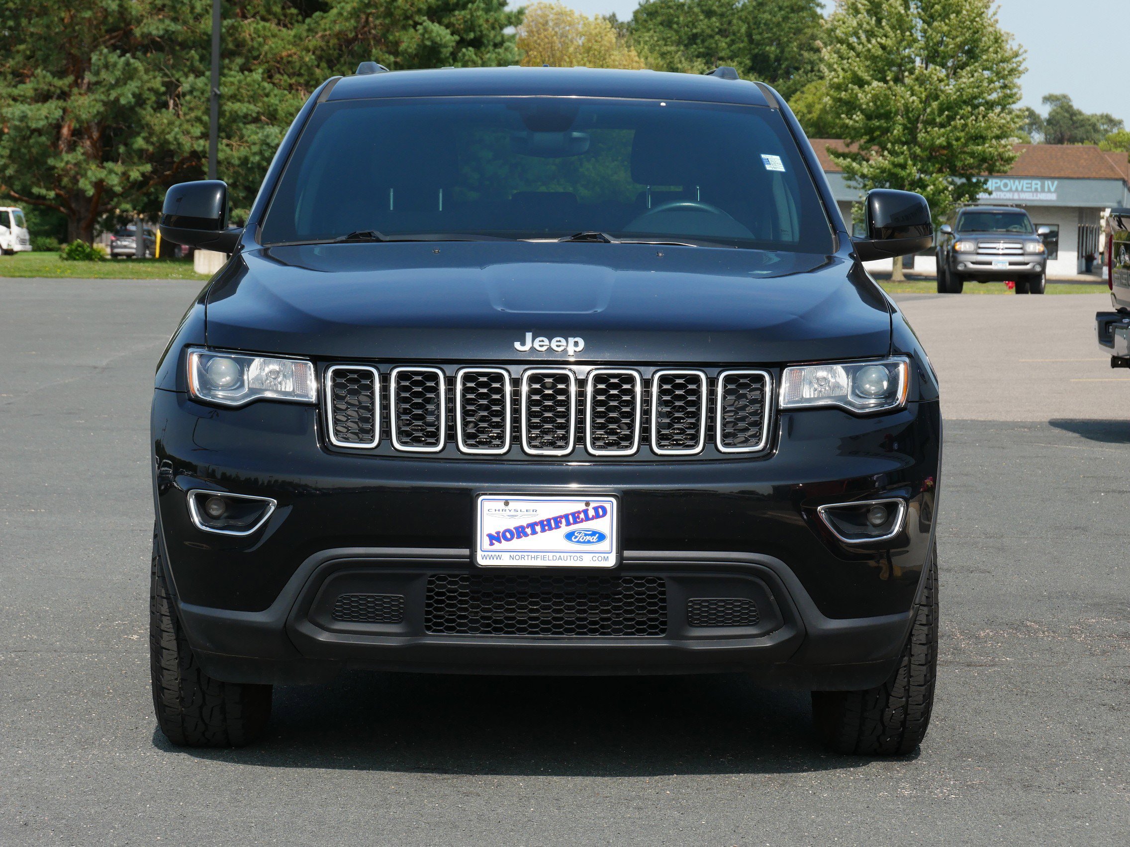 2017 Jeep Grand Cherokee Laredo photo 3