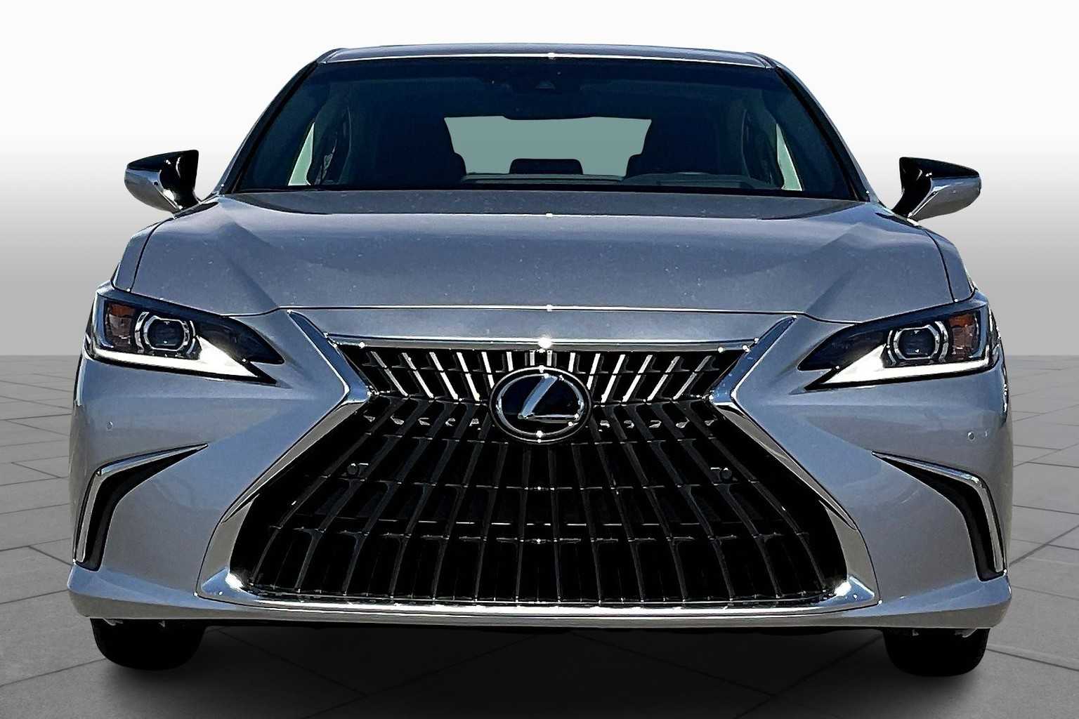 2025 Lexus ES 300h photo 3